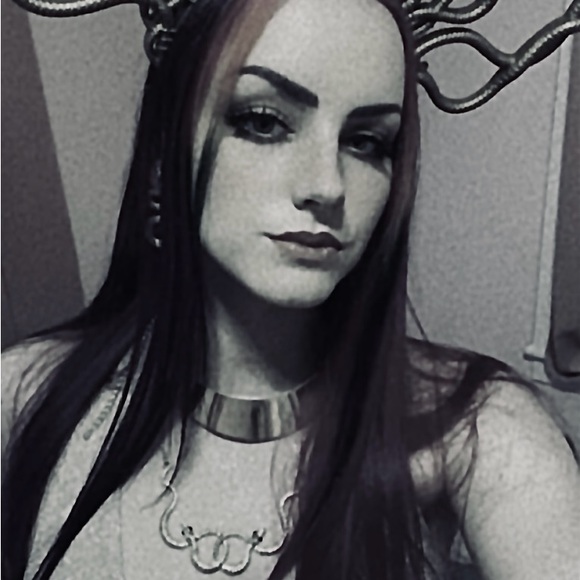 Auryn Gold Snakes Ouroboros Neverending Story Medusa Endless Knot Witch Necklace - Picture 14 of 15